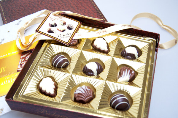 情人精选巧克力礼盒图片