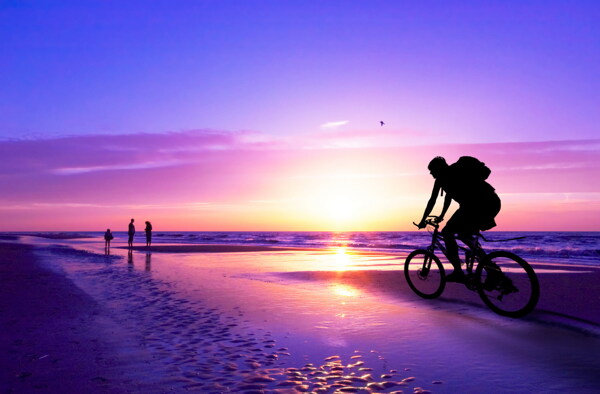 夕阳单车图片