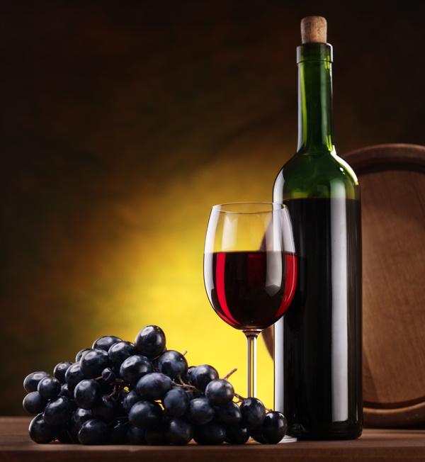 葡萄酒与葡萄特写图片