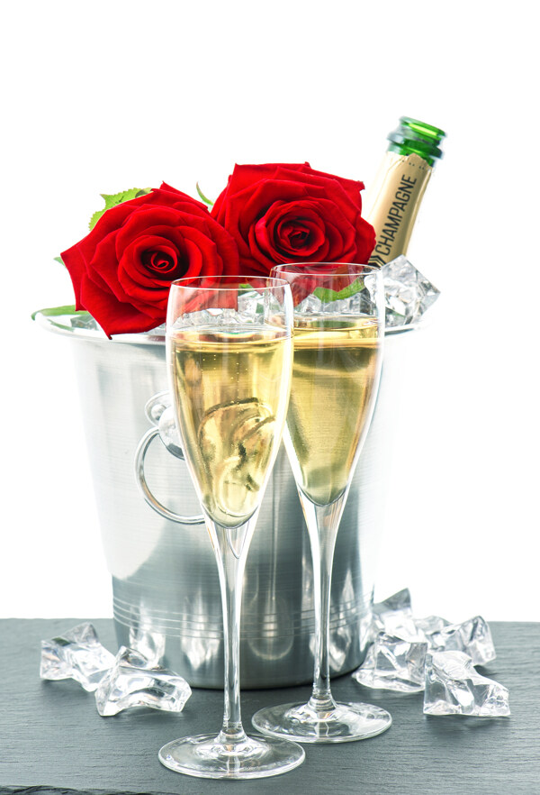 玫瑰花和香槟酒图片