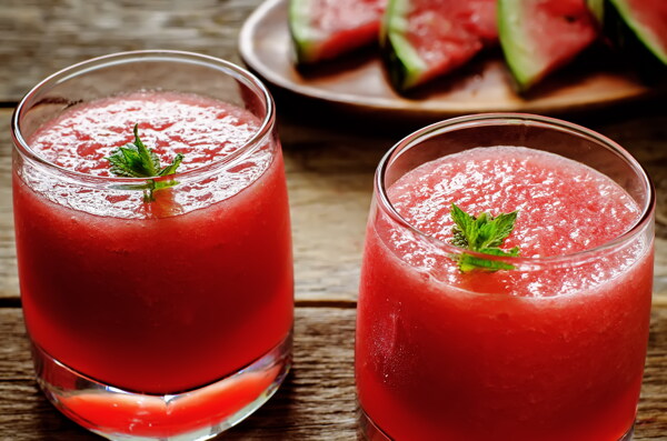 红色西瓜汁图片