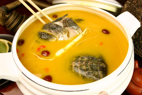 龟鳖鱼王汤图片