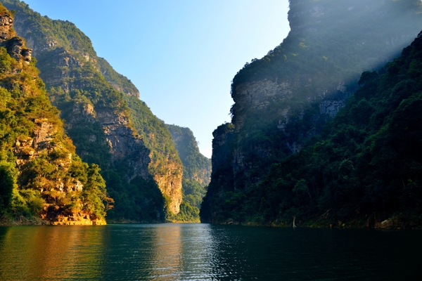 美丽的湖光山色