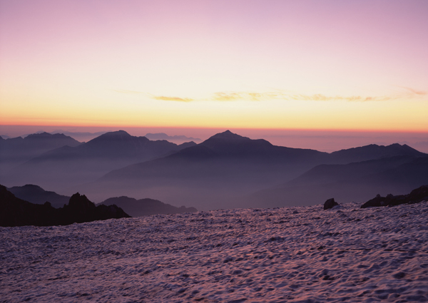 夕阳山峰