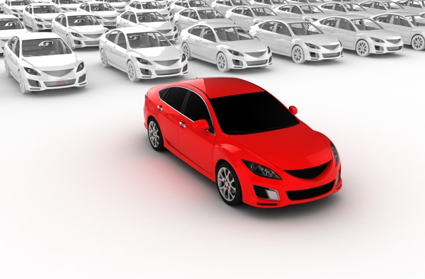红色轿车与轿车模型图片