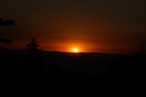 夕阳下的大山风景