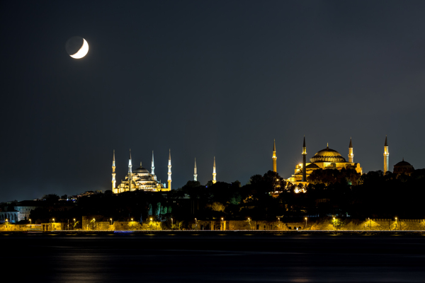 美丽夜晚的清真寺图片