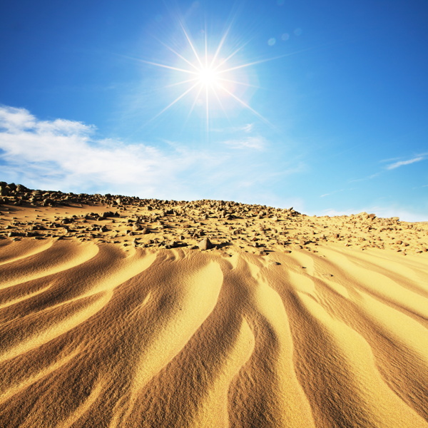 阳光下的沙漠图片素材