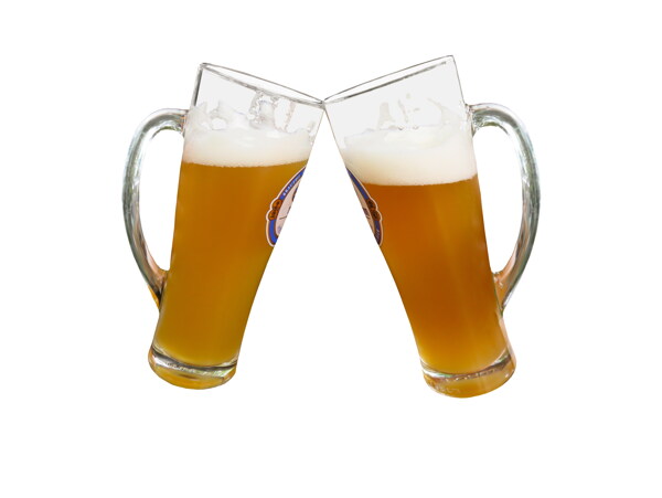 两杯啤酒干杯