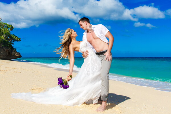 海边浪漫婚纱照图片