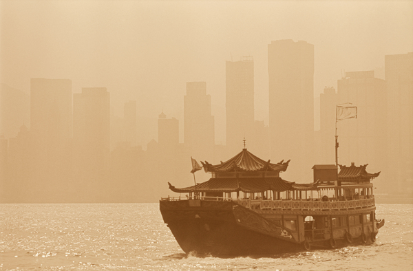 香港海面上的游船图片