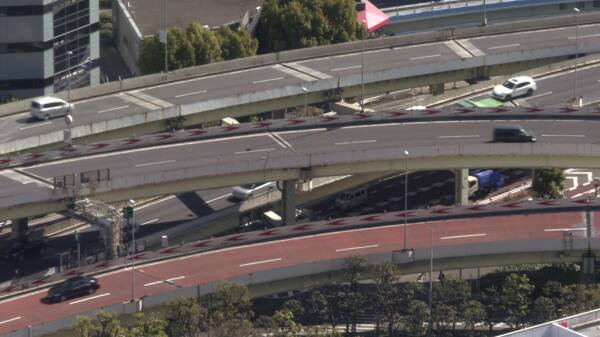 繁忙的东京高速公路