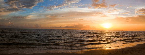 海岸夕阳美景图片