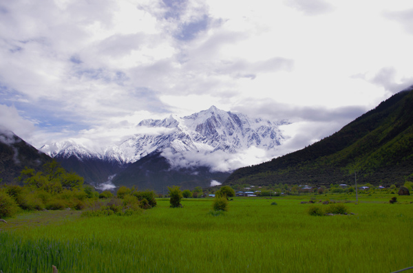 雅鲁藏布大峡谷风景