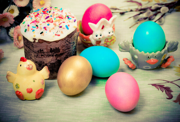 复活节可爱彩蛋与蛋糕图片