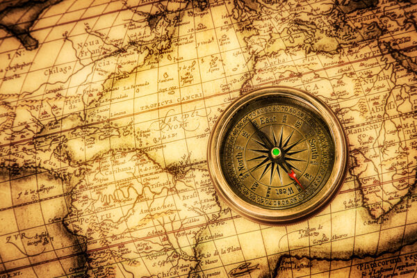 指南针与航海地图图片