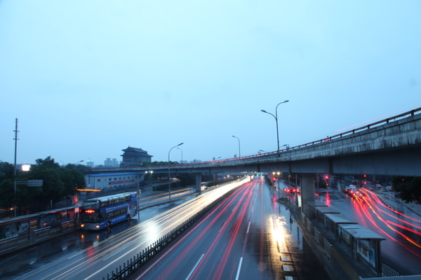 夜雨德胜门图片