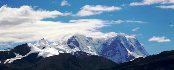 念青唐古拉山群峰图片