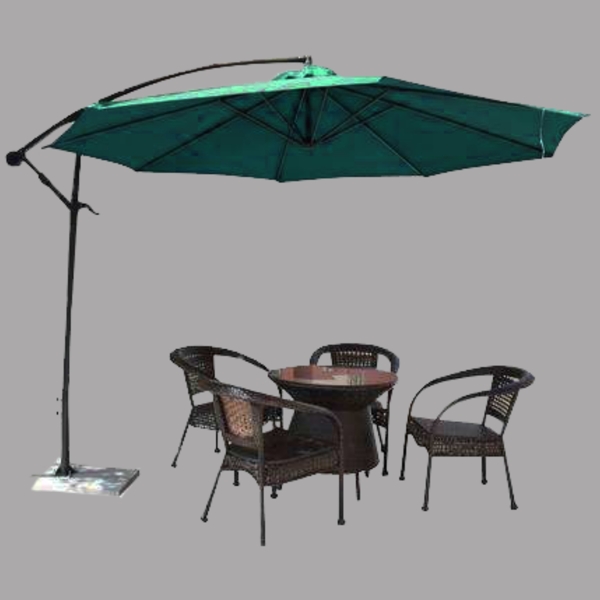 户外餐桌与遮阳伞