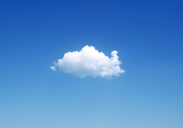蓝天中的一朵云朵图片