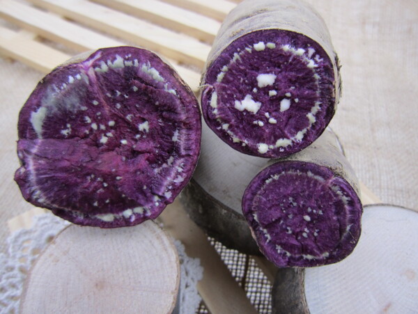 新鲜紫薯图片