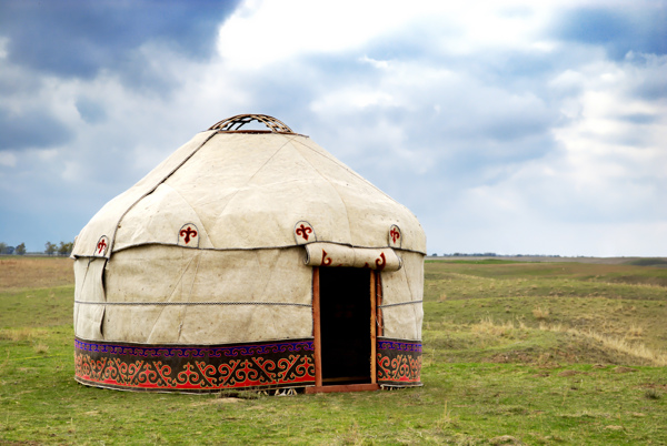 草原上的蒙古包图片