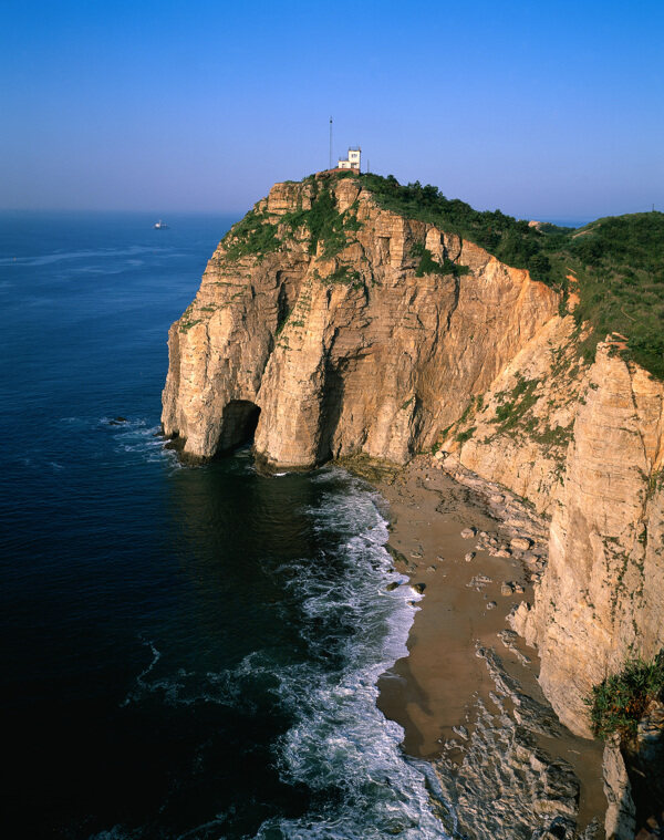 高山悬崖大海景观图片
