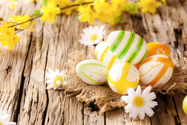 复活节彩蛋与花朵