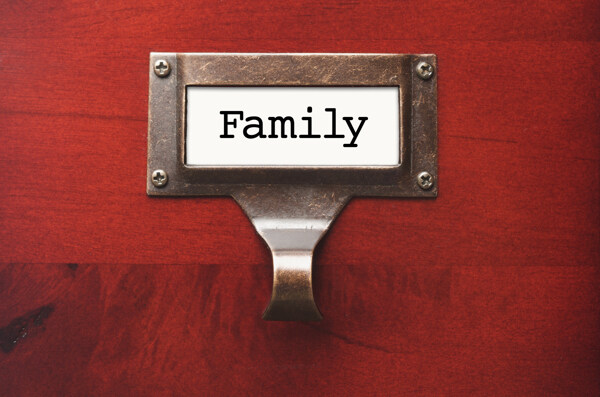 木板上的家庭标志图片